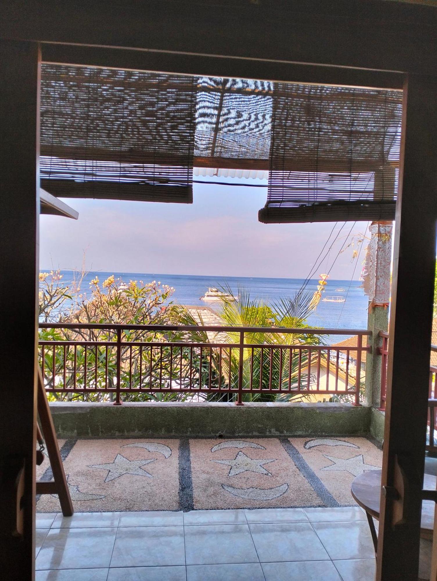 Dharma Yoga Homestay Dan Hostel アメッド エクステリア 写真