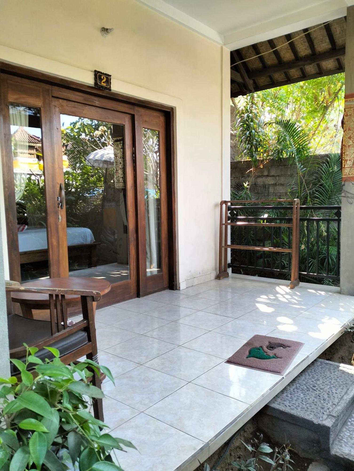 Dharma Yoga Homestay Dan Hostel アメッド エクステリア 写真